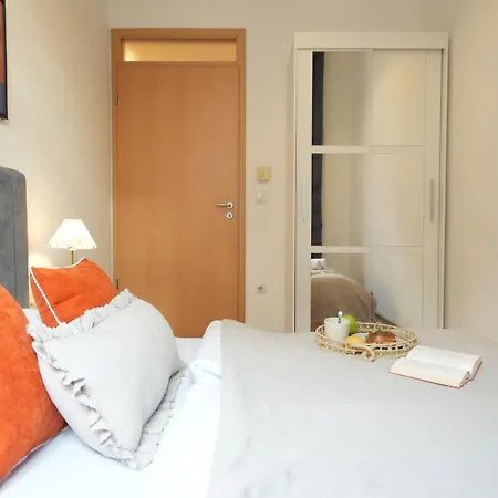 Pop Art 2br Bold & Bright Escape Inside Gozsdu Budapešť