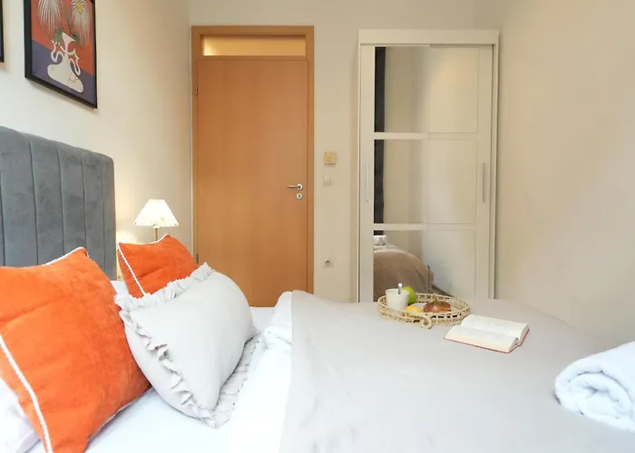 Pop Art 2br Bold & Bright Escape Inside Gozsdu Budapest