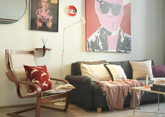 Pop Art 2br Bold & Bright Escape Inside Gozsdu Lejlighed