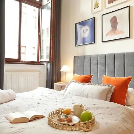 Pop Art 2br Bold & Bright Escape Inside Gozsdu *