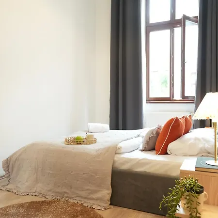 Pop Art 2br Bold & Bright Escape Inside Gozsdu 부다페스트