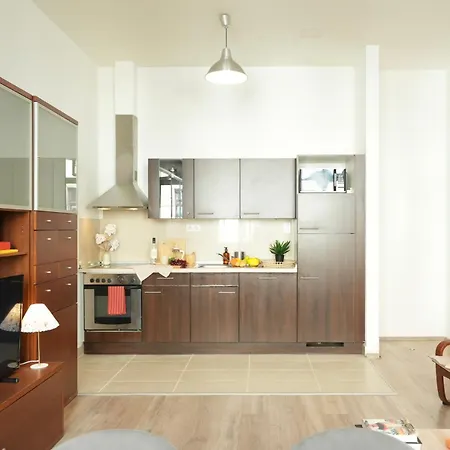 아파트 Pop Art 2br Bold & Bright Escape Inside Gozsdu *