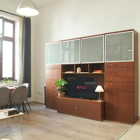 Pop Art 2br Bold & Bright Escape Inside Gozsdu 아파트